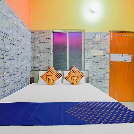 Spot On 74542 Aarav Hotel Jādabpur Kültér fotó